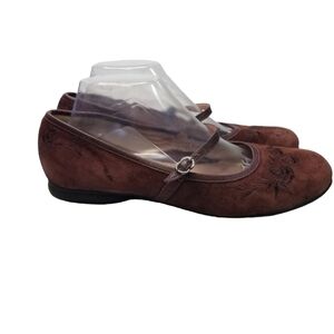 BeautiFeel suede embroidered mary janes